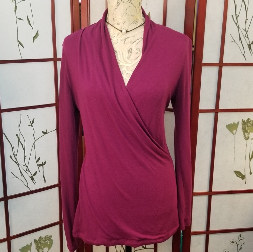 🧧 Banana Republic Fuchsia Wrap Blouse - Medium